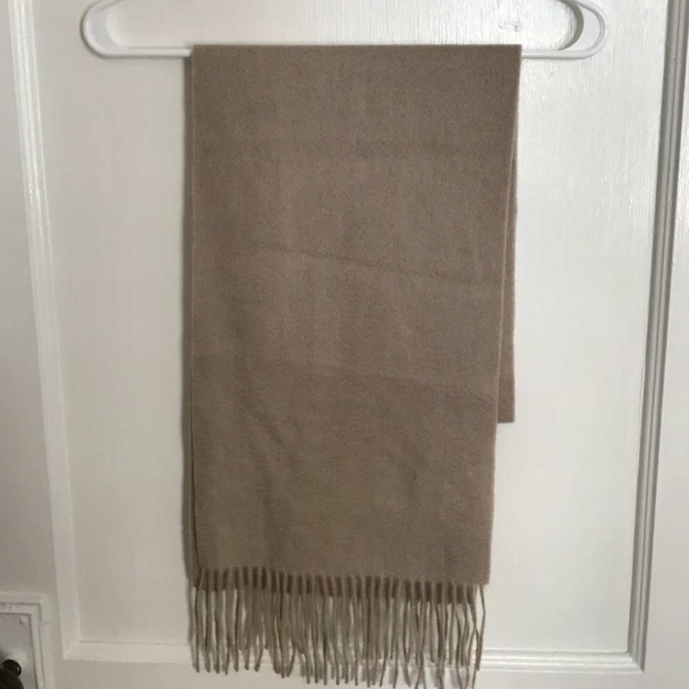 Beige 100% cashmere scarf